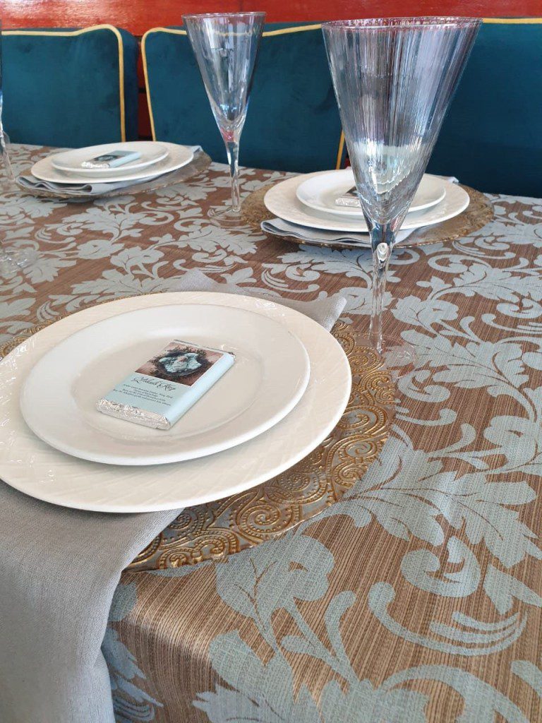 Presonalized chocolate_name giving favours \Sweetalk chocolate branding